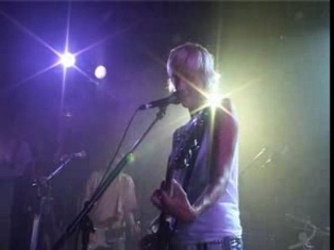 SARAH BETTENS PUT IT OUT FOR GOOD