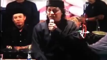 Cak Nun Ngaji Bareng Kyai Kanjeng DIANTARA MANUSIA OJO ONO SENG NGENYEK Part 1 of 2