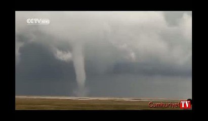 Olağanüstü doğa olayı kamerada... Aynı anda ortaya çıktılar