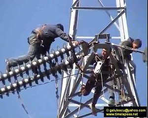 extremely dangerous job changing high voltage cable isolator