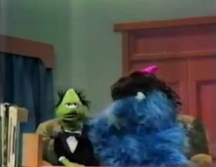 Tony sings "Help!" (Spanish Soundtrack)