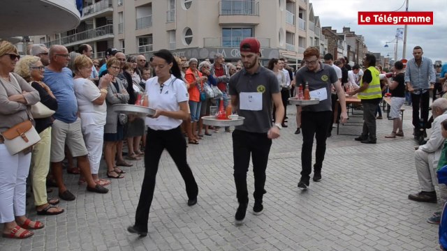 Pléneuf-Val-André (22). La course de garçons de café