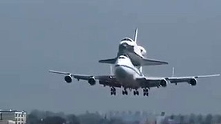 amazing landing plane carrying space shuttle 2016