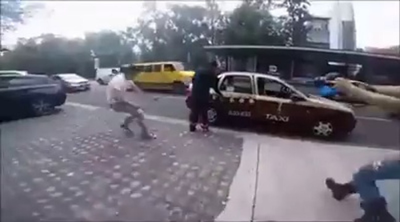 ce Mec est complètement fou MDR