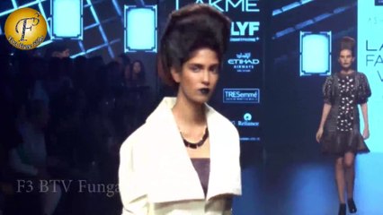 JACQULINE ON RAMP FOR ASHISH N SONI TRESEMME COLLECTION LFW DAY 4