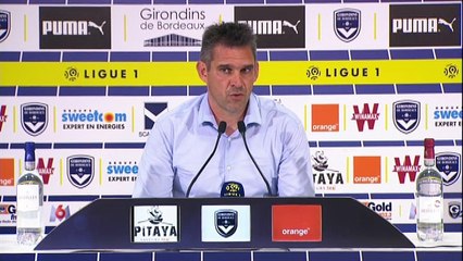 Conférence - Jocelyn Gourvennec et René Girard au micro