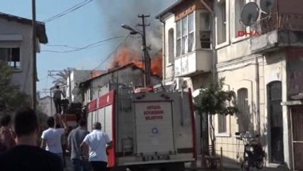 Antalya Anne Babasının Evinin Yandığını Zannedince Çılgına Döndü