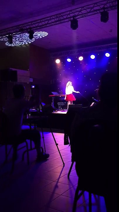 Irene Cara 'Fame' Cover by Julliette De Hous 10Y old live performance