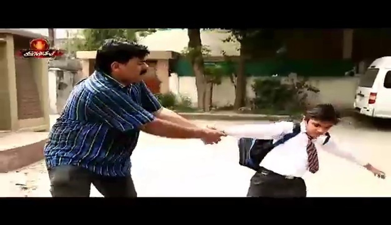 Hillarious act by Pakistani Public
