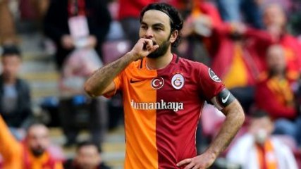 Galatasaray'da Selçuk İnan'a Yedek Kulübesi Yolu Göründü
