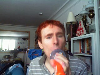 Wiwi égratigne "happiness" des Pet Shop Boys