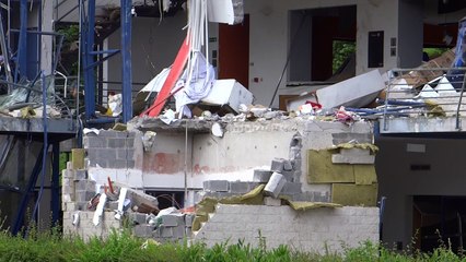 Explosion à Chimay: les travaux d'enlèvement du toit ont débuté