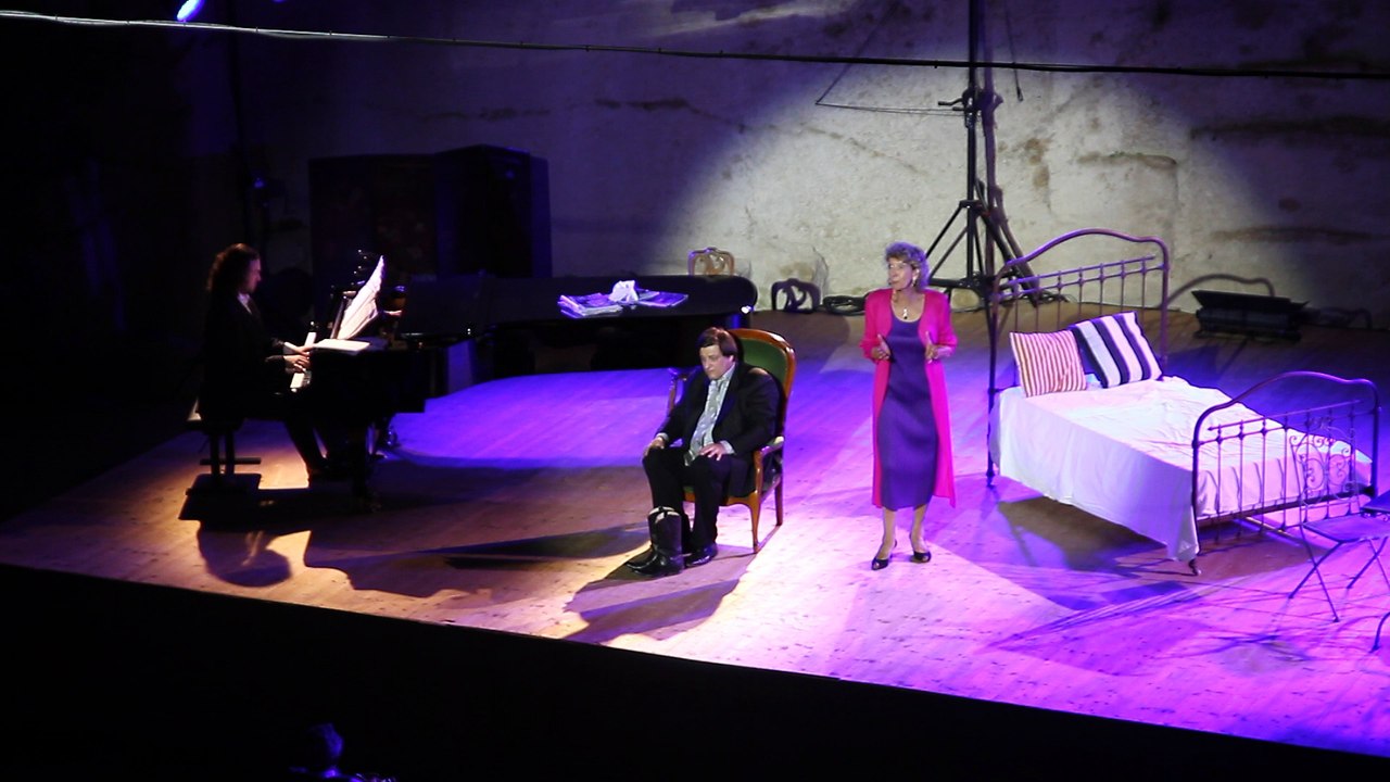 MVI_9042 :  "Duos drôles à l'opéra" ( Extrait )   Félicity Lott soprano - Eric Huchet ténor - Maciej Pikulski piano