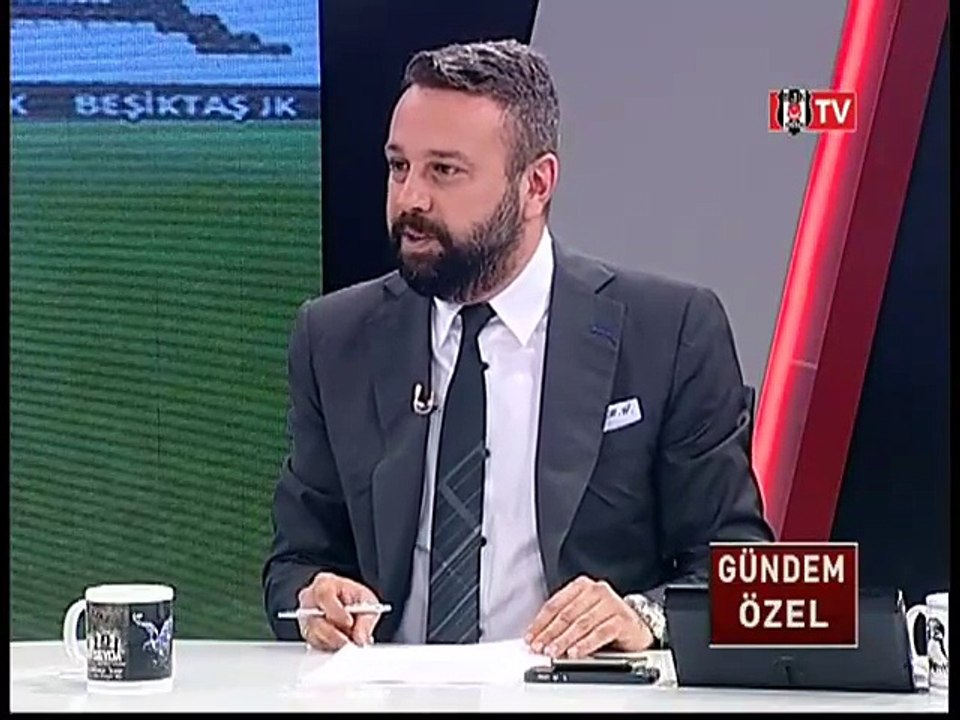 Aboubakar'dan Siyah - Beyaz tezahüratı