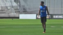 Gol, assistência e dividida! 'Gustagol' chega com tudo no Corinthians