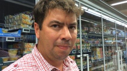 Action des agriculteurs à l'hyper U de La Roche