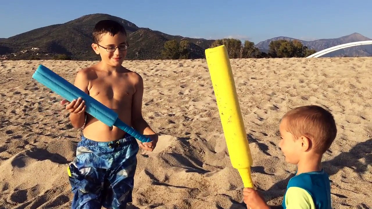 FLASHBACK - DUEL DE PISTOLETS A EAU SUR LA PLAGE