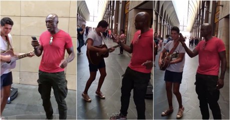 Músico de rua é surpreendido por Seal e juntos interpretam "Englishman In New York" de Sting