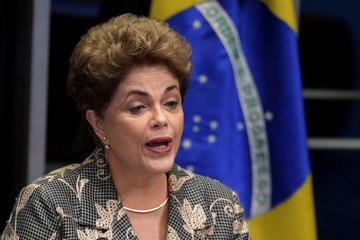 Pour Dilma Rousseff, une destitution serait un "coup d'État"
