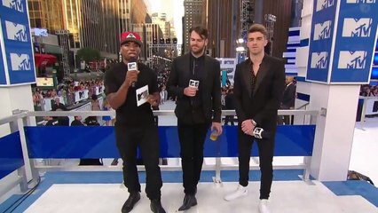 The Chainsmokers Performing at VMA 2016 | 2016 Video Music Awards | MTV