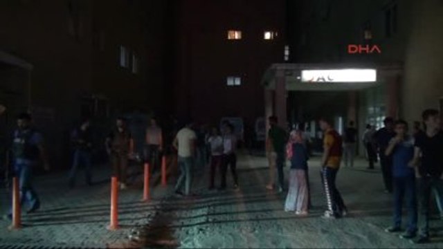 Hakkari'de Zırhlı Polis Aracının Geçişi Sırasında Patlama 1 Çocuk Yaralı