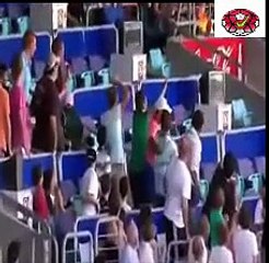 Chris Gyle sixes (666446) in an over 32 runs-strong Hittings