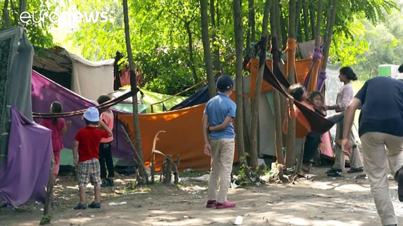 A euronews no "arrepiante" campo de migrantes e refugiados de Röszke-Horgos