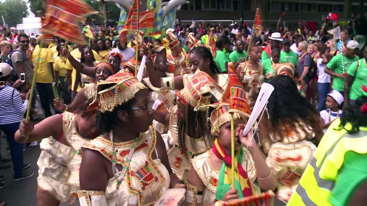Notting Hill Carnival gives splash of colour to London