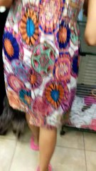 Elle surprend son beau-père avec des papiers d'adoption pour son anniversaire