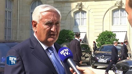 Raffarin: la démission de Macron est "un problème supplémentaire pour notre économie"