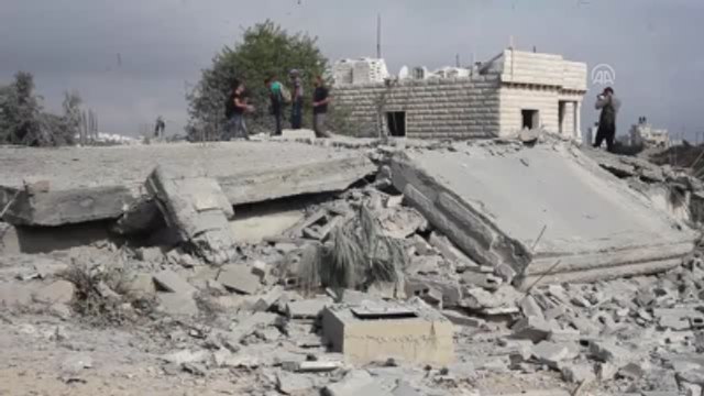 İsrail Güçleri Batı Şeria'da Filistinlilere Ait Bir Evi Yıktı - El