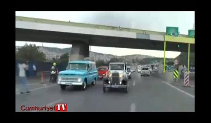 Klasik otomobillerle "30 Ağustos Zafer" konvoyu