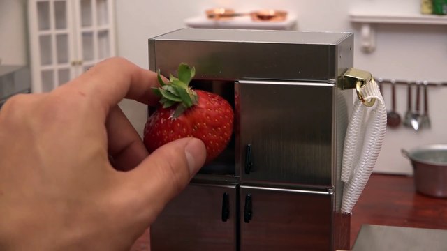 Mini Food cake 食べれるミニチュア いちごのケーキ Cute Miniature Strawberry Shortcake!