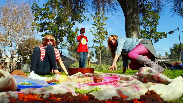 Nyan Cat EXPLODING!!! - Cute Things Exploding w Matt Bennett