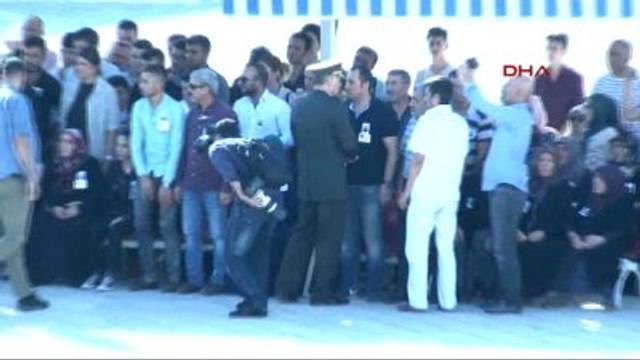 Hakkari Şehidi Uzman Çavuş Savaş Batu Son Yolculuğuna Uğurlandı-2