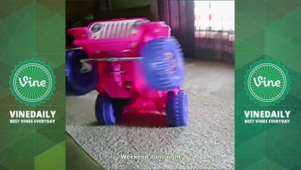 450+ AMERICA'S FUNNIEST HOME VIDEOS Vine Compilations 2016 - Funny AFHV Vines HD ( W- Titles)_18