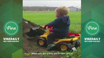 450+ AMERICA'S FUNNIEST HOME VIDEOS Vine Compilations 2016 - Funny AFHV Vines HD ( W- Titles)_82