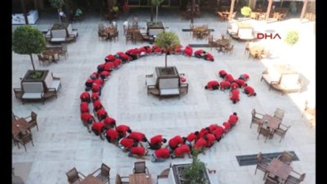 Kemer Bedenleriyle Ay-yıldız Simgesi Yaparak Zafer Bayramı'nı Kutladılar