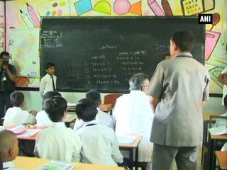 Enjoyed answering questions raised by students: Raman Singh after interaction school kids