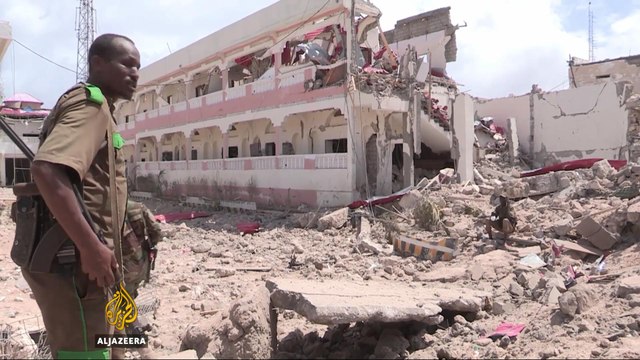 Deadly suicide bombing strikes Somalia's capital