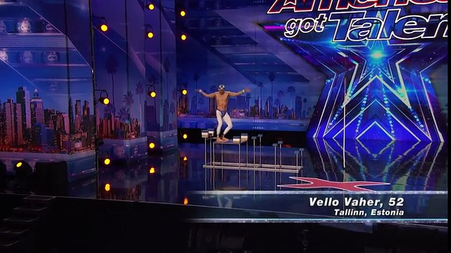 La prestation de ce gymnaste de 52 ans laisse bouche bée le public et les jurés de America's Got Talent