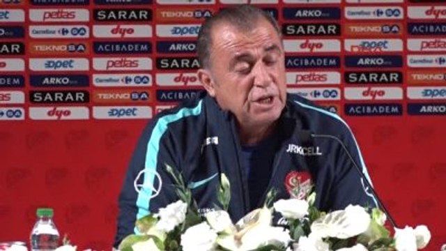 Fatih Terim Milli Takımın Kapısı, Milli Takım Oyuncusuna Yakışır Davranmaya Yol Edinmiş Herkese...