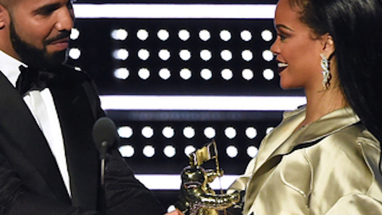 MTV VMAs DRAMA!!!!! Diddy Accepts Drake's Award, Kanye West RANT, Rihanna Diss Drake JTNEWS