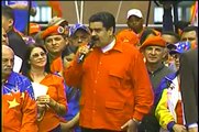 En plena cadena nacional Maduro cantó el tema 
