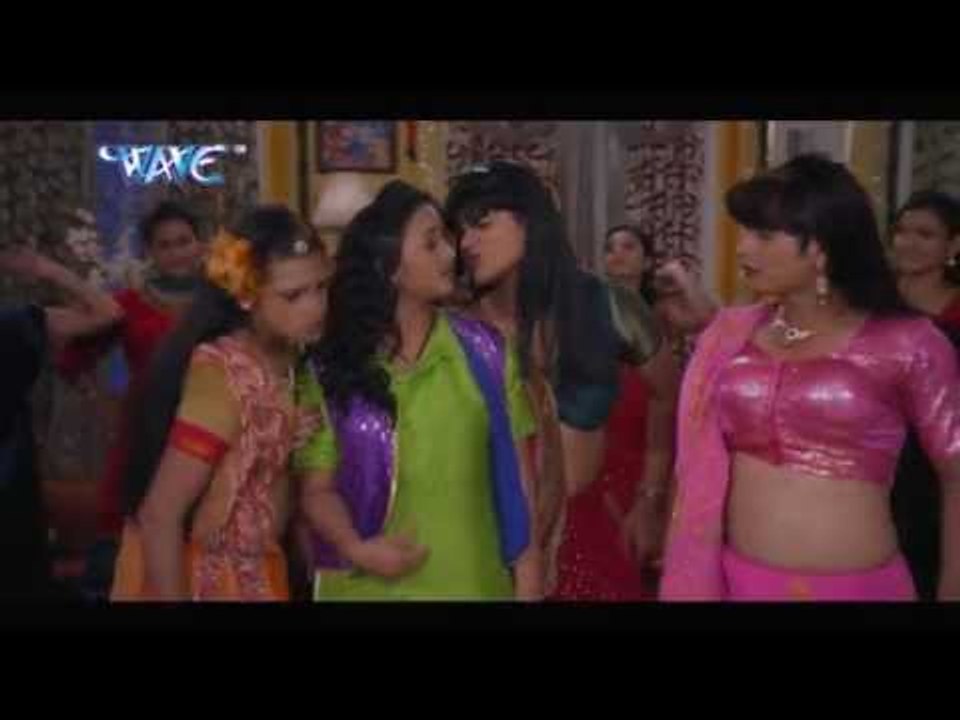 हॉट कॉमेडी सांग - Ek Laila Teen Chhaila | Latest Bhojpuri Film Song | Rani Chatterjee | Promo