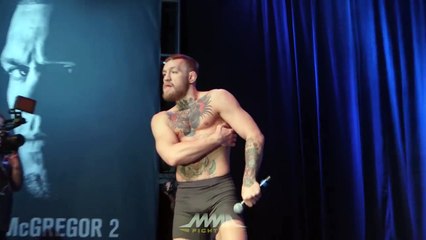 UFC 202: Conor McGregor Drops Mic After Ripping Diaz Fans