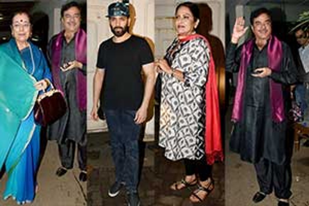 Proud dad Shatrughan Sinha watches Sonakshi's Akira!