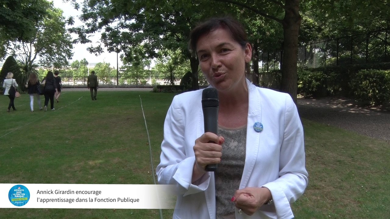 Annick Girardin encourage l'apprentissage dans la Fonction Publique