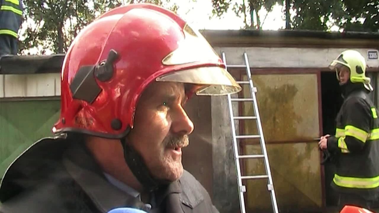 Vo Svite vypukol požiar desiatich garáží, príčina vzniku je zatiaľ neznáma