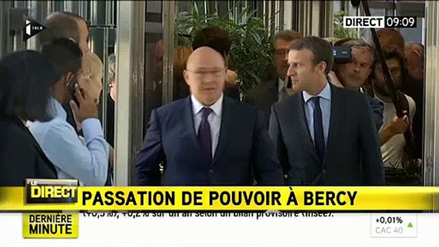 La passation de pouvoir entre Emmanuel Macron et Michel Sapin a eu lieu ce matin à Bercy